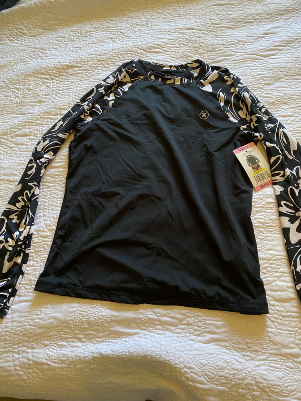 Hurley Black Floral-Trim Swim Beach Surf Rashguard